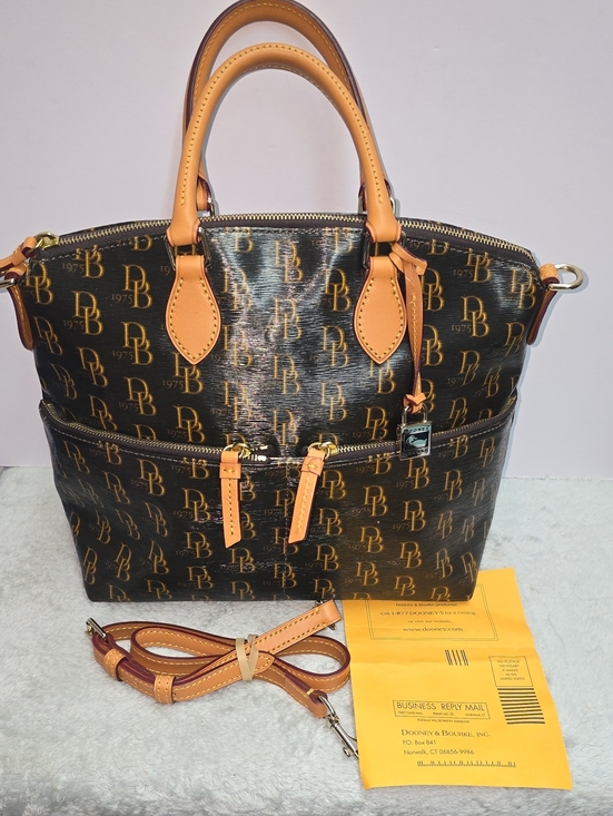 Dooney & Bourke Handbags - Dooney & Bourke Signature Satchel